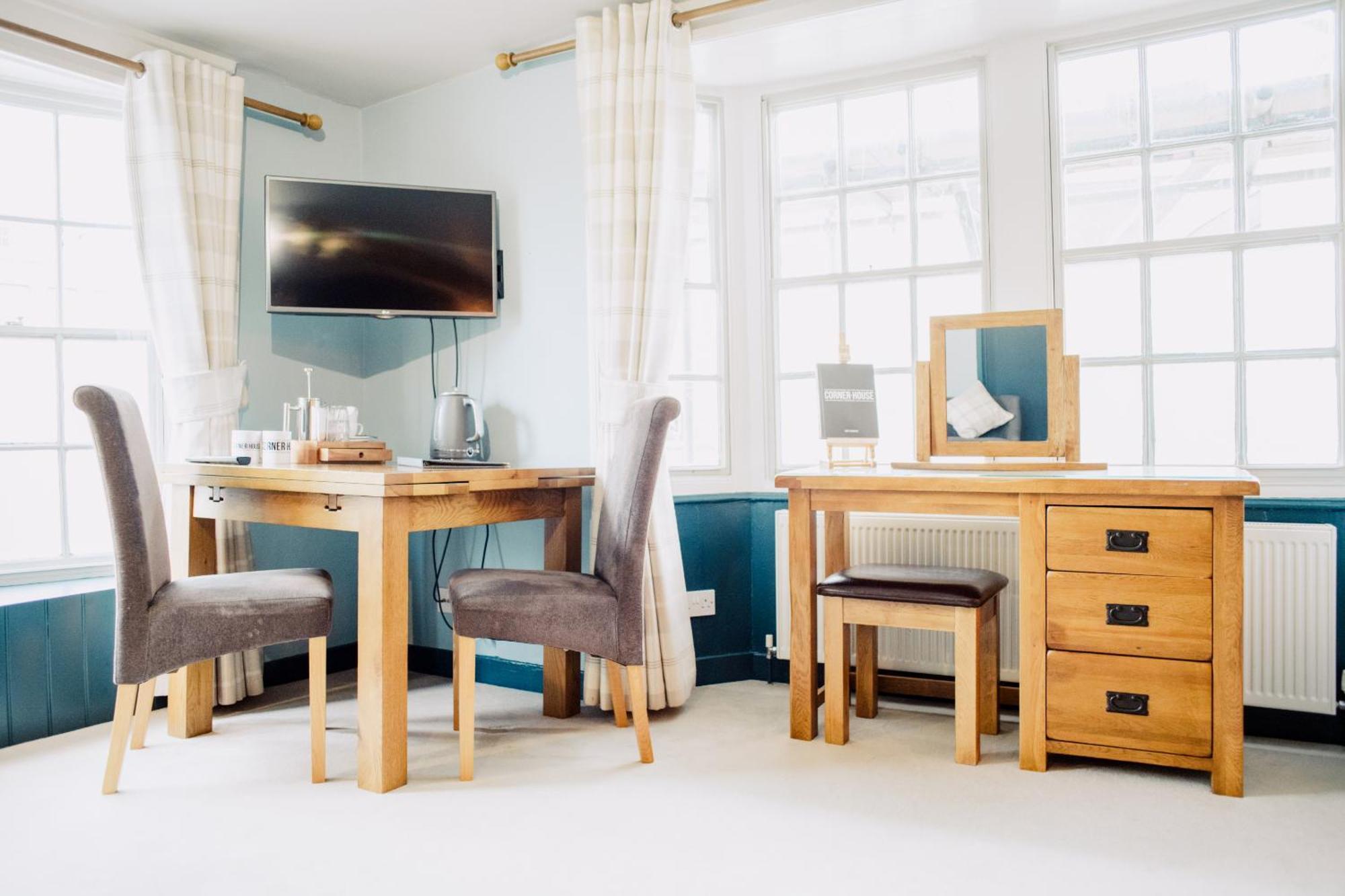 Couette-café The Corner House 4*