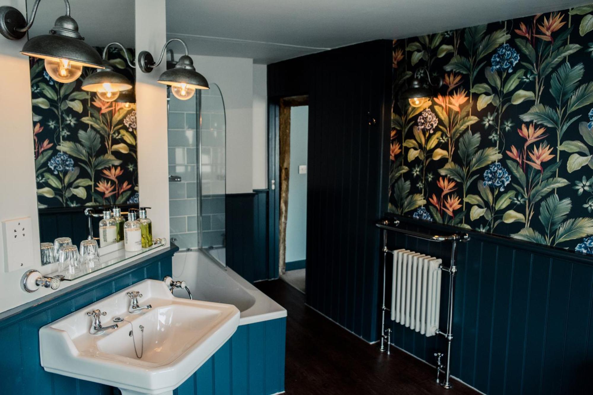 Couette-café The Corner House 4*