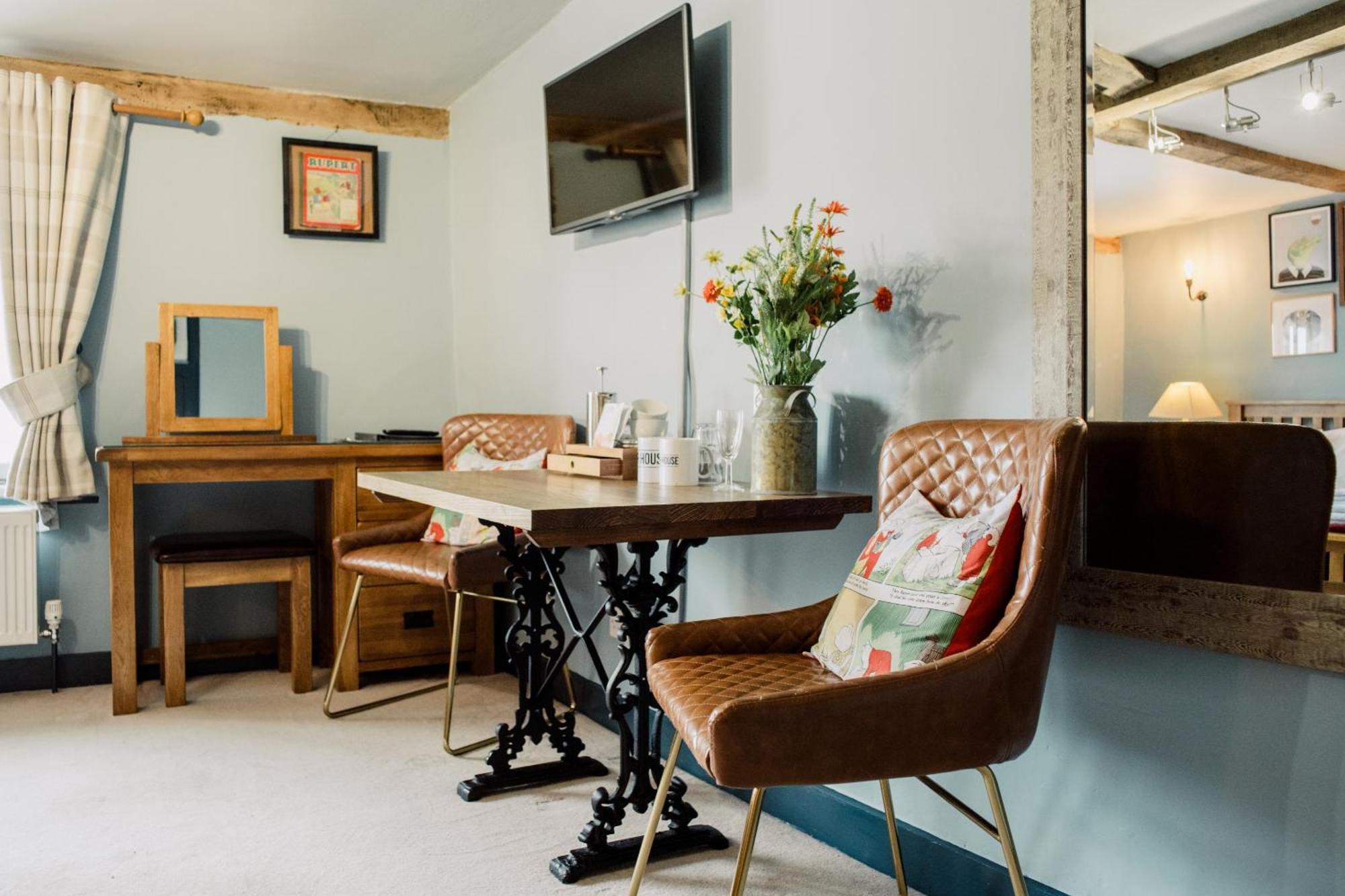 The Corner House 4*