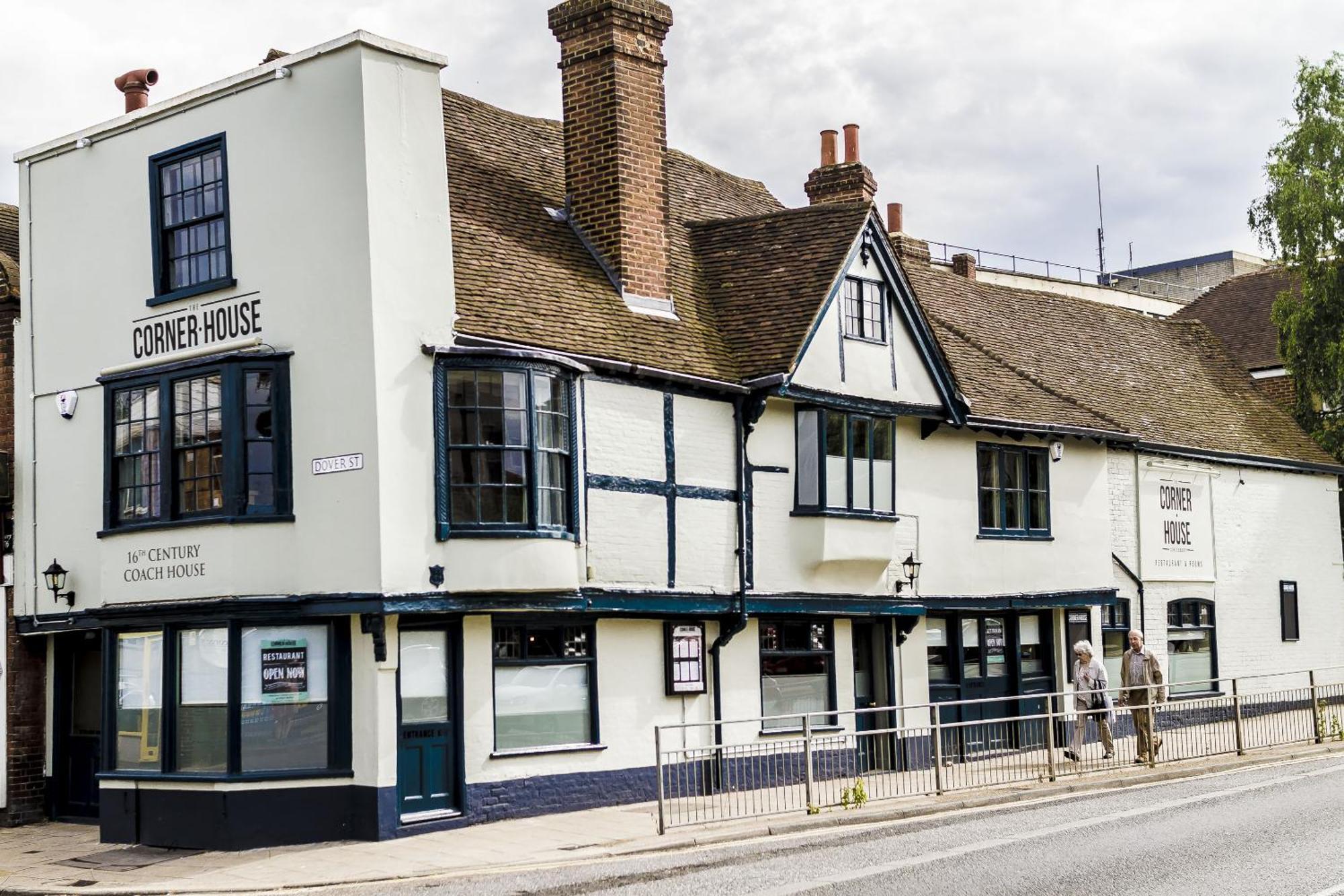 The Corner House 4*